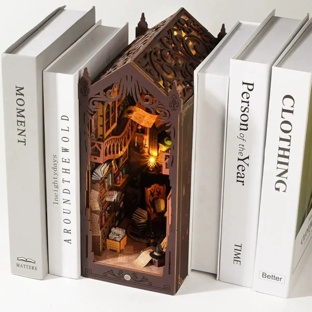 Enchanted Magic Library - Model to assemble