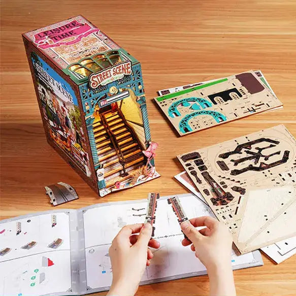 Street Scene Book Nook Set with Light - Model to assemble
