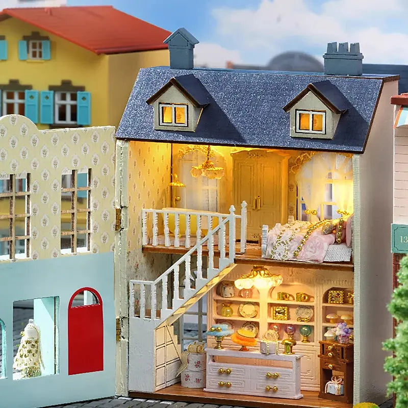Magnificent Architectural miniature house - Model to assemble