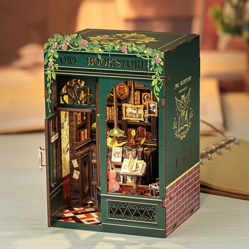 DIY Bookstore Book Nook with Light - Model to assemble