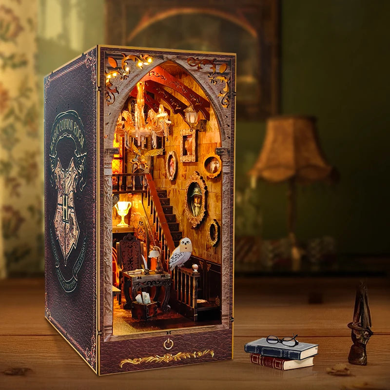 Magic Academy Figurines Miniatures Bookend - Model to assemble