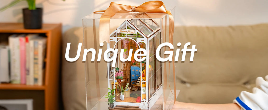 Doll House for Bookshelf - Model to assemble