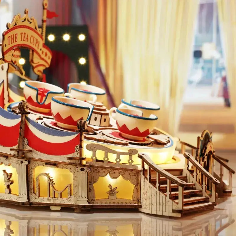 Tilt-A-Whirl The Tea Cup - Model to assemble