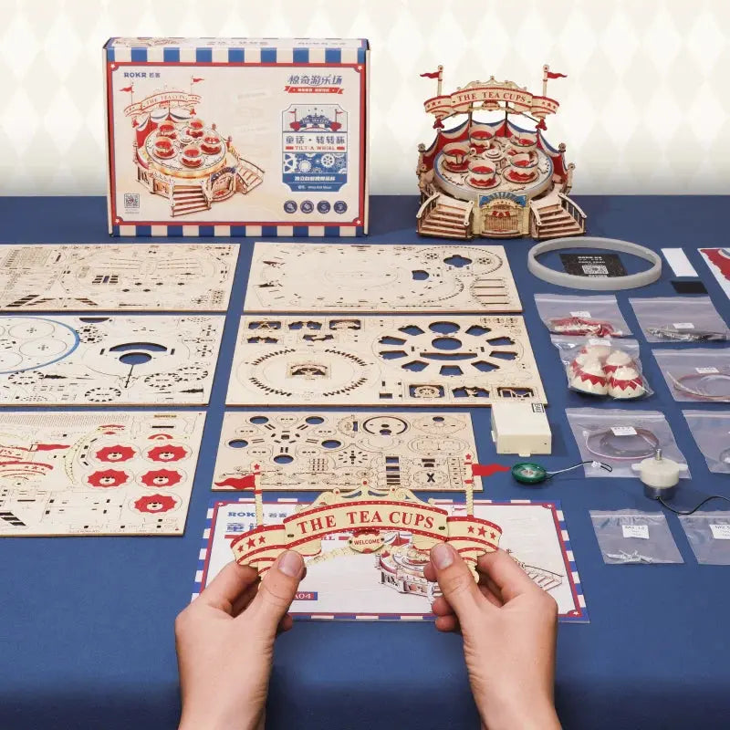 Tilt-A-Whirl The Tea Cup - Model to assemble