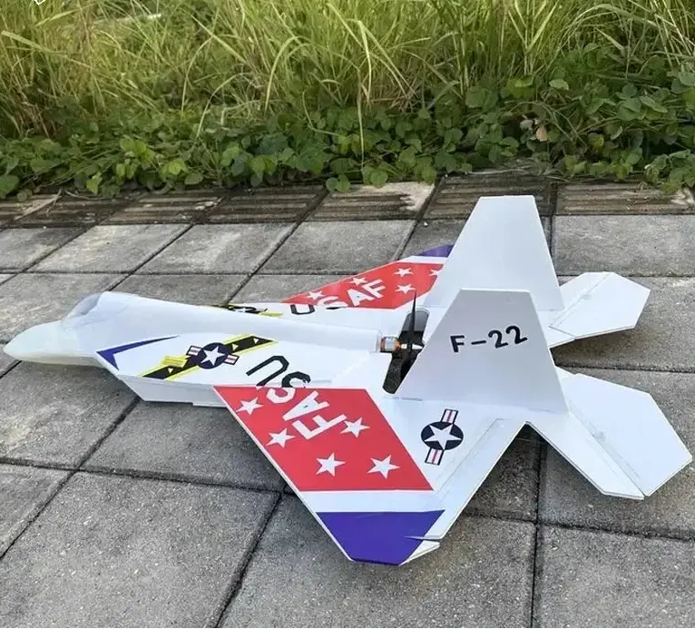 Remote-Controlled RC Fixed Wing Model Airplane Su-7 Super Large Fighter DIY Assembled Toy for Hobbyists And Collectors - Model to assemble