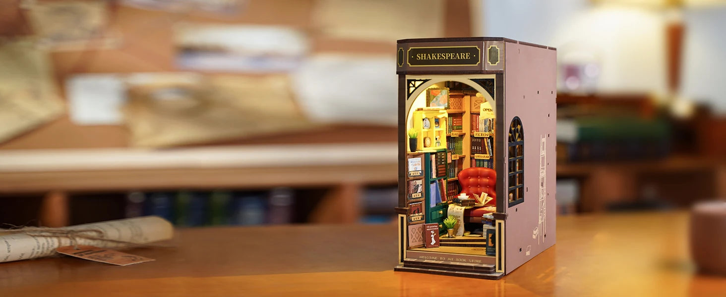 Shakespeare Bookstore with Lights - Model to assemble