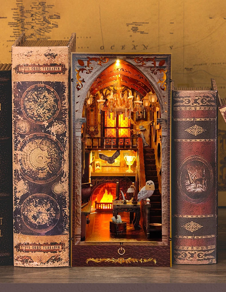 Magic Academy Figurines Miniatures Bookend - Model to assemble