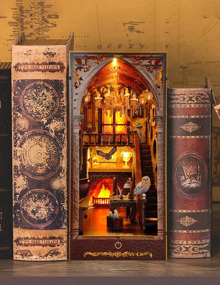 Magic Academy Figurines Miniatures Bookend - Model to assemble