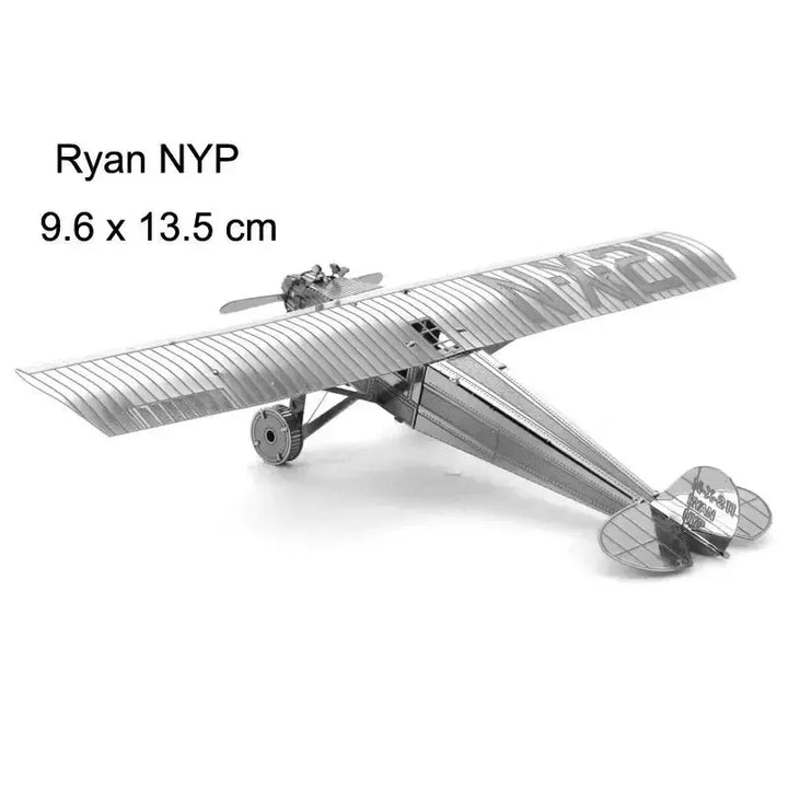 Tactical military vehicle Model to assemble