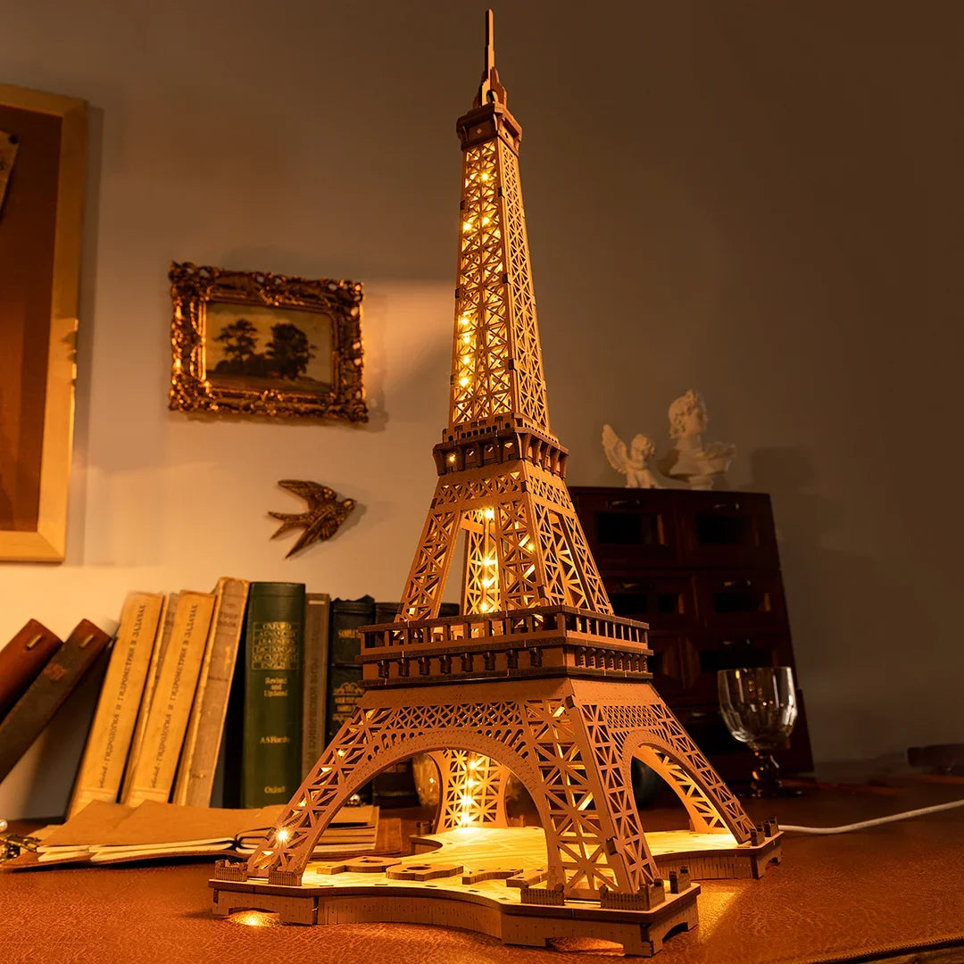 Night of the Eiffel Tower (light string included) - Model to assemble