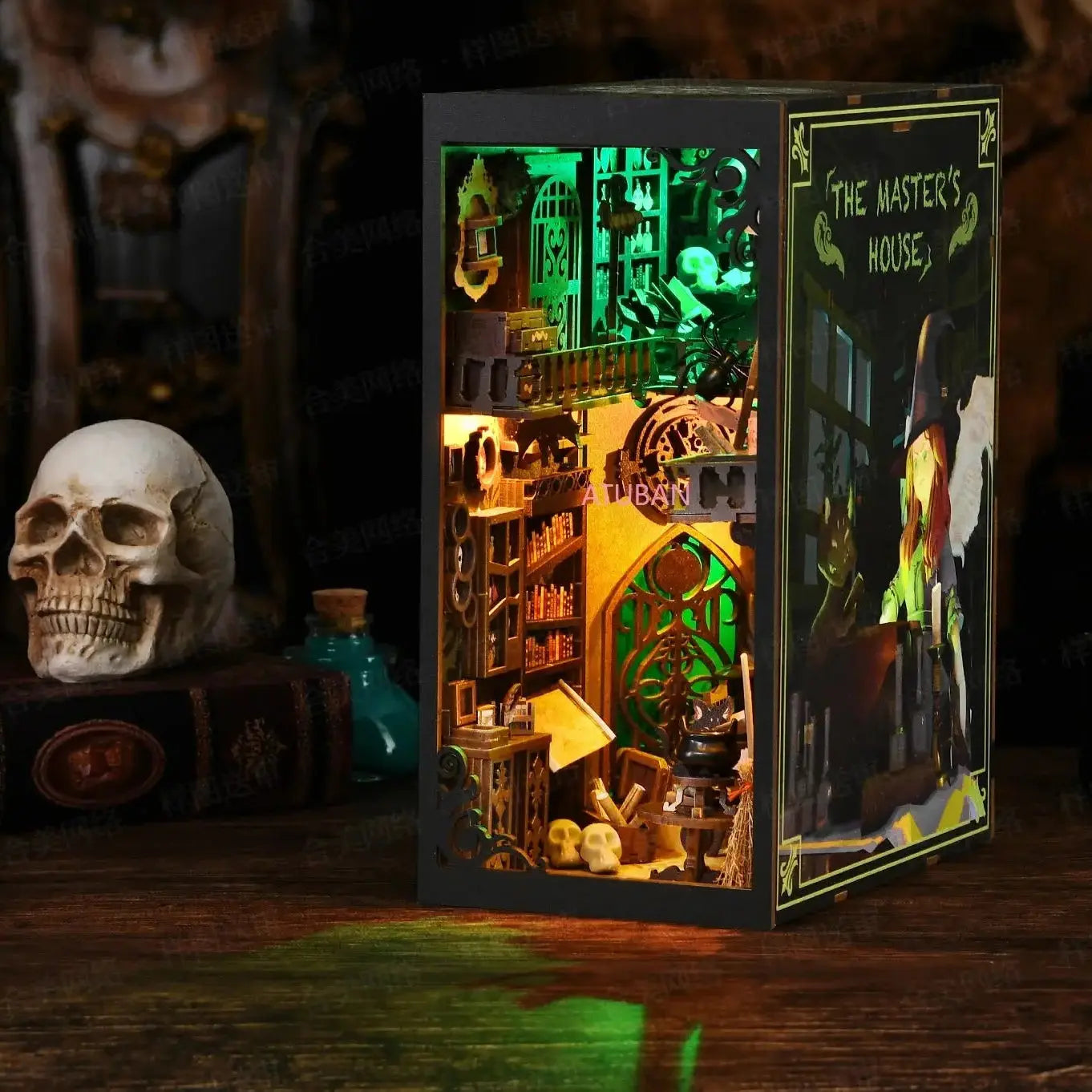 The Master's Dollhouse bookend with LED Light - Model to assemble