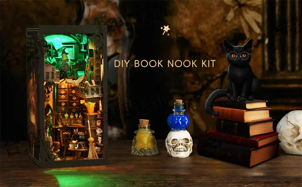The Master's Dollhouse bookend with LED Light - Model to assemble