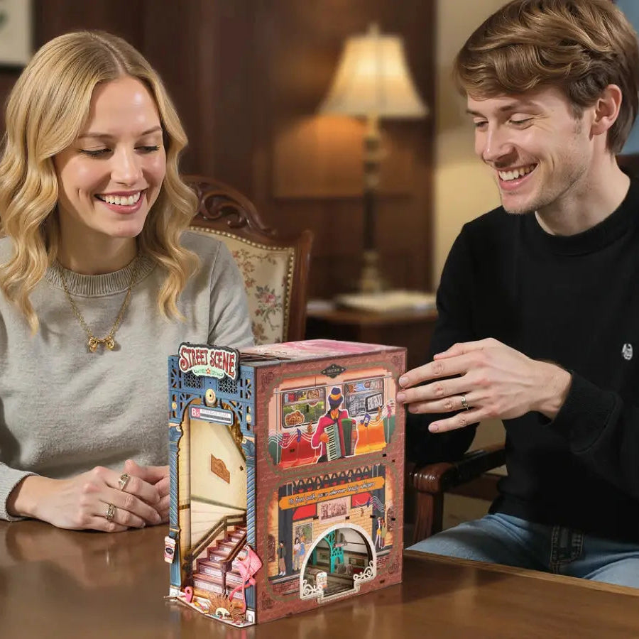 Street Scene Book Nook Set with Light - Model to assemble