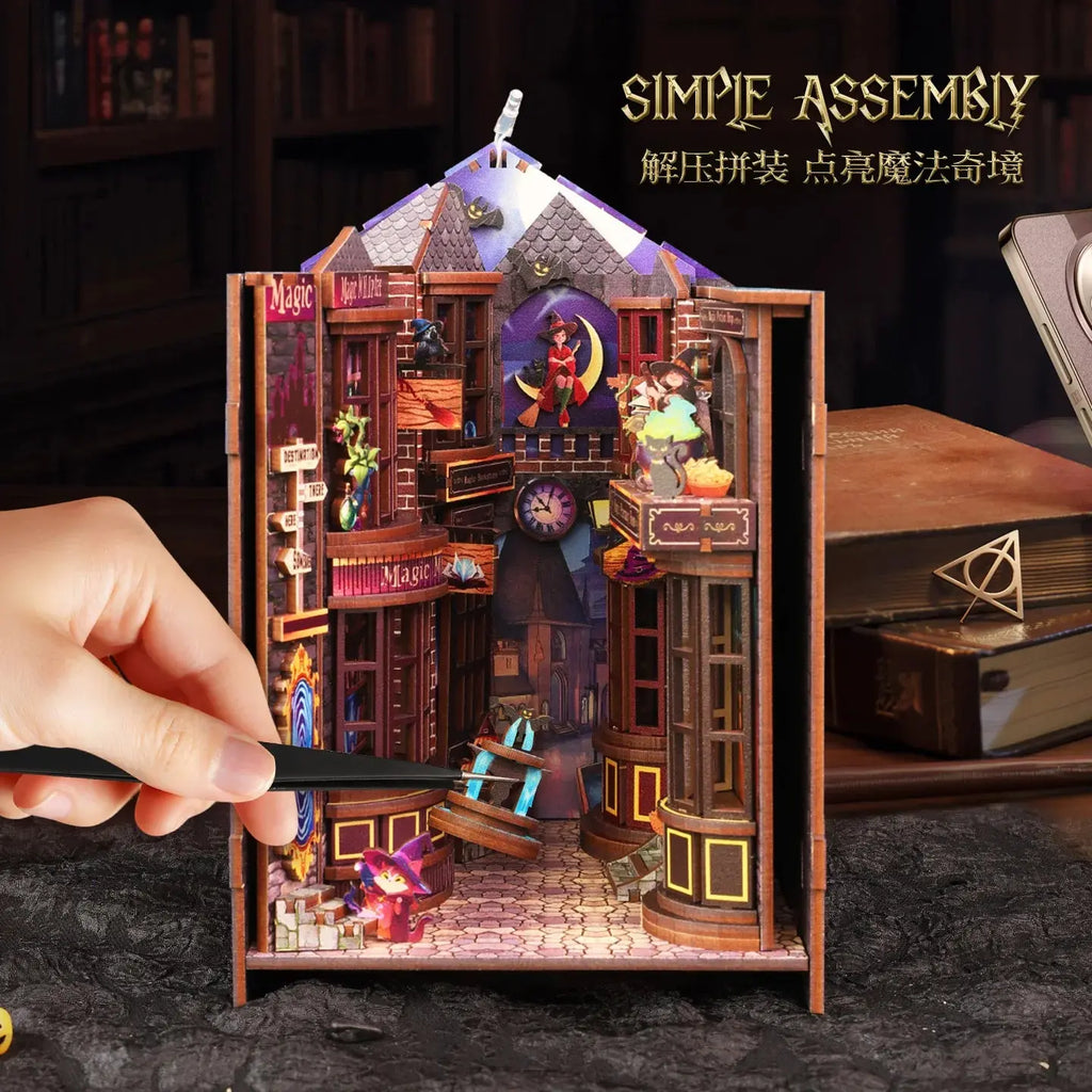 "Magic Alley" Bookend - Model to assemble