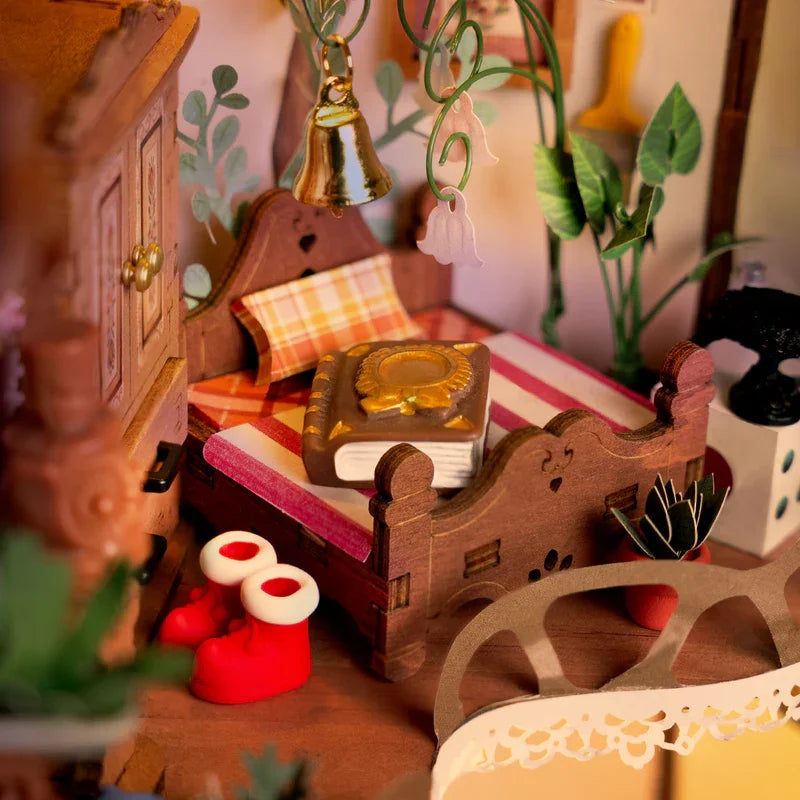 Fairytale Tree House Dollhouse - Model to assemble