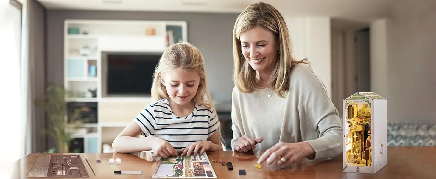 Doll House for Bookshelf - Model to assemble