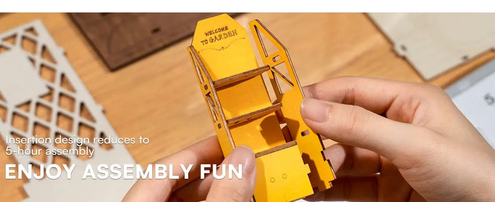 Doll House for Bookshelf - Model to assemble