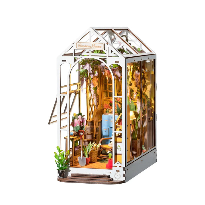 Doll House for Bookshelf - Model to assemble