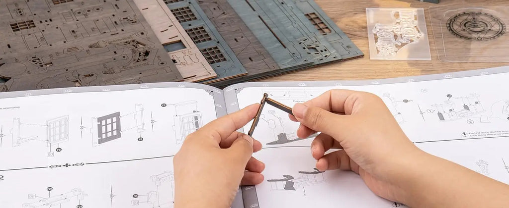 Doll House for Bookshelf - Model to assemble