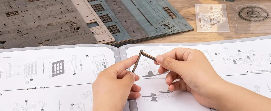 Doll House for Bookshelf - Model to assemble