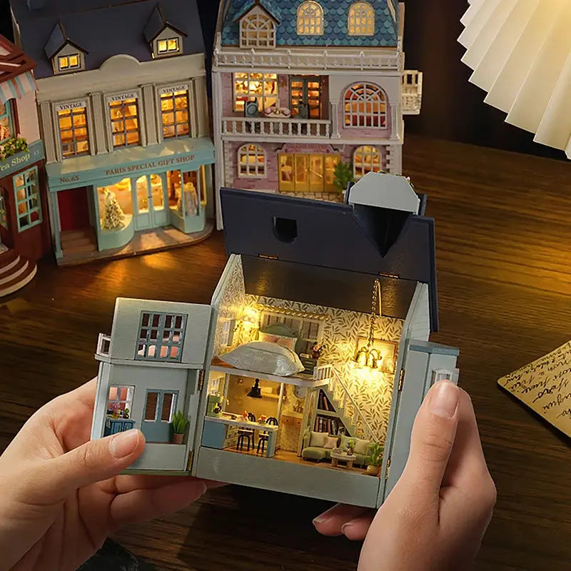 Magnificent Architectural miniature house - Model to assemble