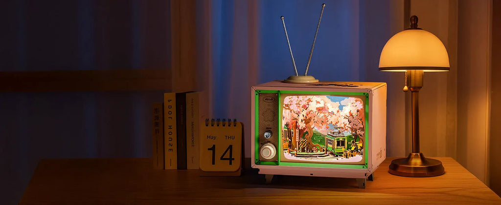 Sakura Dreamy TV Music Box with Light - Model to assemble