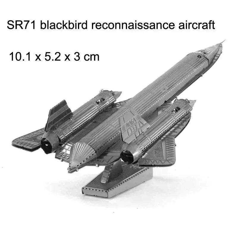 Tactical military vehicle Model to assemble