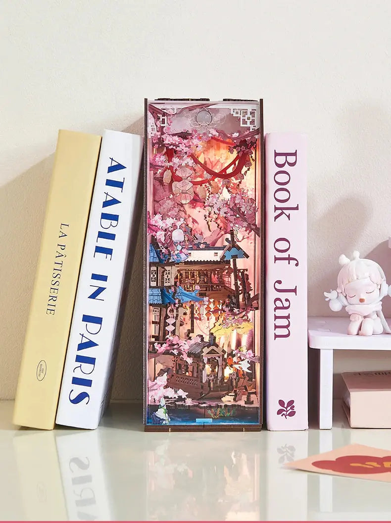 Sakura Book Nook - Model to assemble