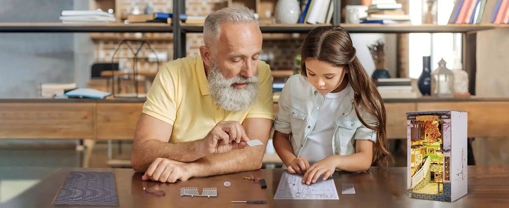 Doll House for Bookshelf - Model to assemble