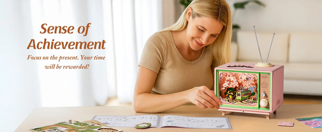 Sakura Dreamy TV Music Box with Light - Model to assemble